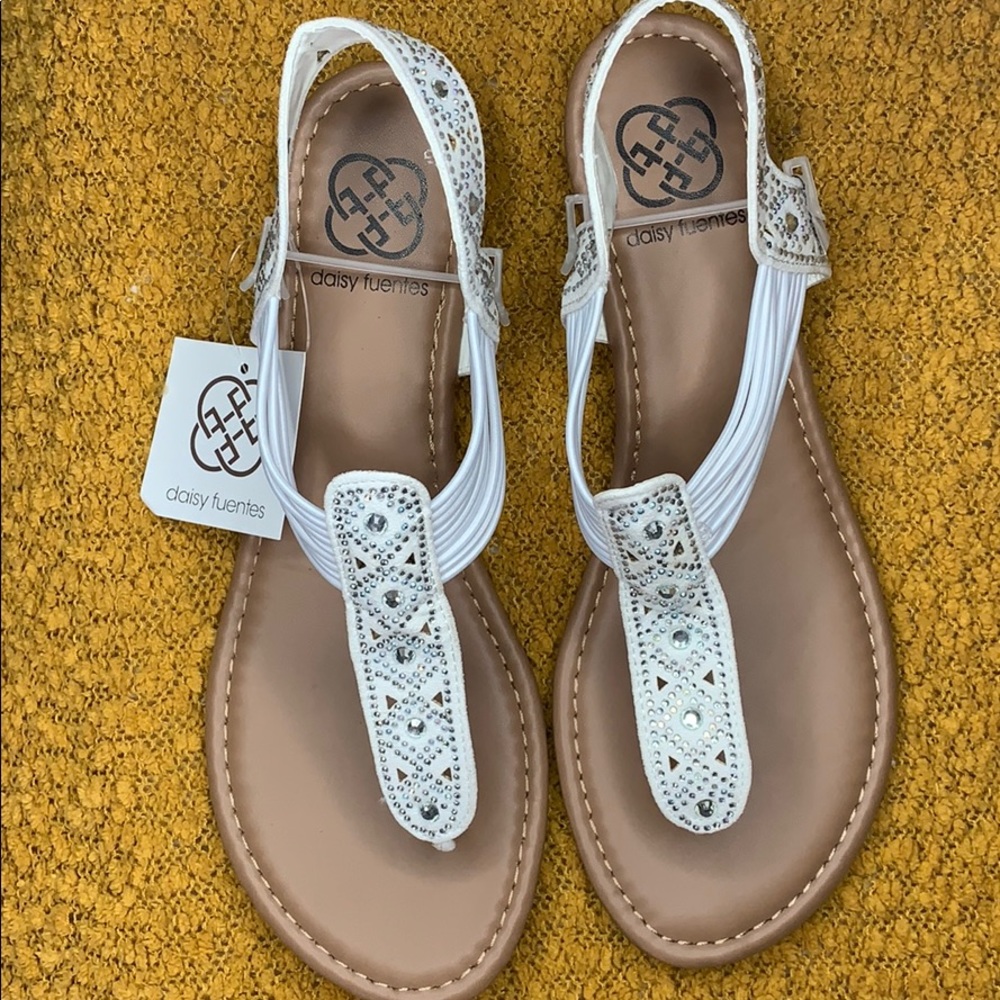 🤍BRAND NEW🤍 Daisy Fuentes Women’s Gem Sandals